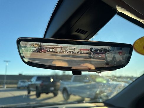 Used 2023 Chevrolet Blazer LT w/ Sound & Technology Package image 11