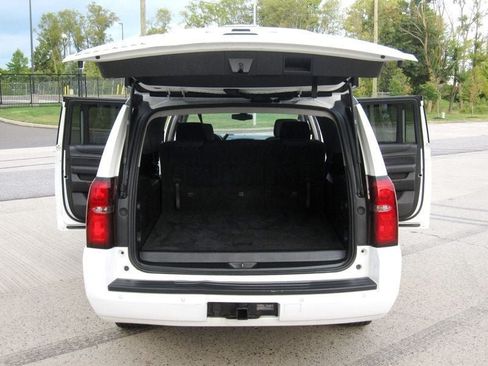 Used 2018 Chevrolet Suburban LS AWD/4WD image 30