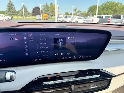 Certified 2025 Buick Enclave Avenir w/ Super Cruise Package FWD image 13