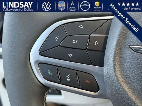 Used 2023 Chrysler Pacifica Limited image 21
