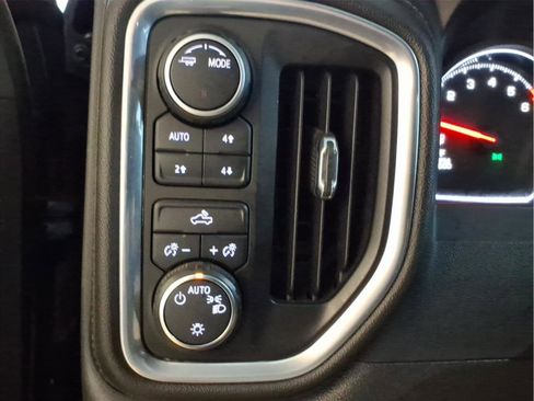 Used 2022 Chevrolet Silverado 1500 LT AWD/4WD image 16