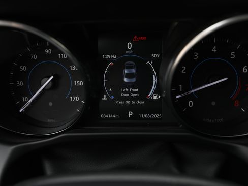 Used 2017 Jaguar XF Premium image 23