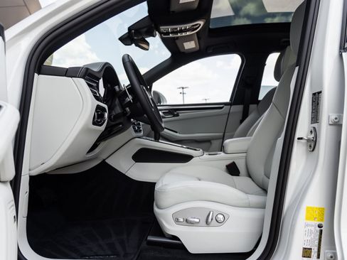 Certified 2026 Porsche Macan S AWD/4WD image 26