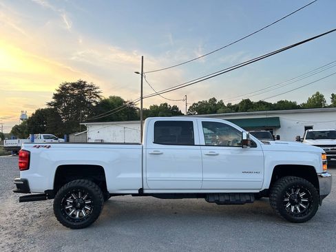 Used 2019 Chevrolet Silverado 2500 LT AWD/4WD image 5