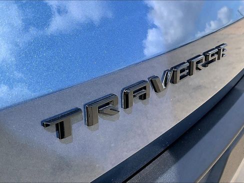 Used 2025 Chevrolet Traverse LT w/ Sun and Wheel Package FWD image 31