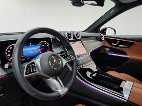 Used 2023 Mercedes-Benz GLC 300 4MATIC image 16
