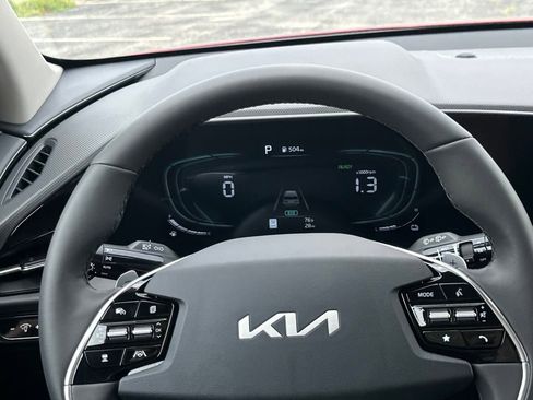 New 2025 Kia Niro EX image 18