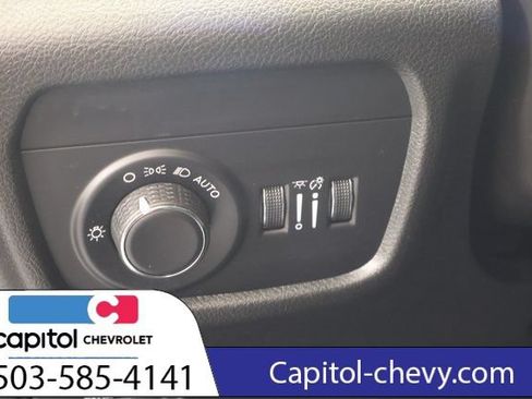 Used 2025 Jeep Grand Cherokee Altitude AWD/4WD image 15