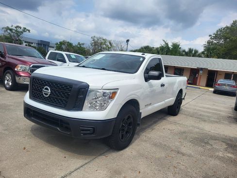 Used 2019 Nissan Titan S RWD image 2