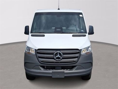 Used 2025 Mercedes-Benz Sprinter 2500 image 2