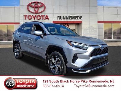 Used 2022 Toyota RAV4 SE w/ Weather & Moonroof Package