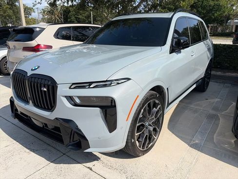 Used 2025 BMW X7 M60i w/ Climate Comfort Package AWD/4WD image 2