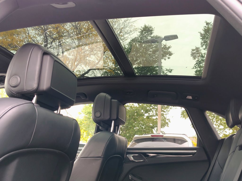 Used 2024 Porsche Macan AWD/4WD image 31