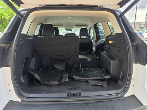 Used 2017 Ford Escape SE w/ SE Leather Comfort Package AWD/4WD image 12