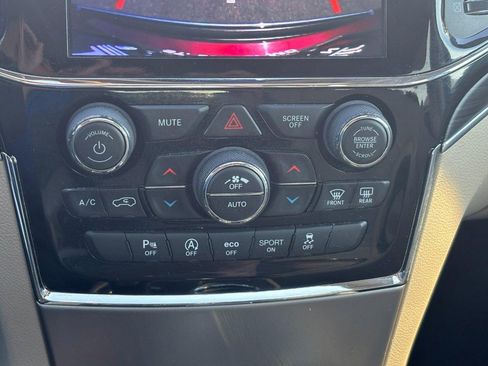 Used 2020 Jeep Grand Cherokee Limited image 23