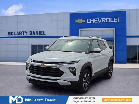 New 2026 Chevrolet TrailBlazer LT w/ Driver Confidence Package FWD image 2