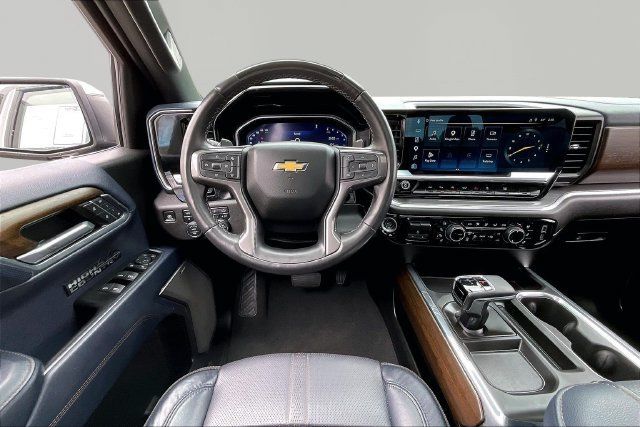 Used 2024 Chevrolet Silverado 1500 High Country AWD/4WD image 8