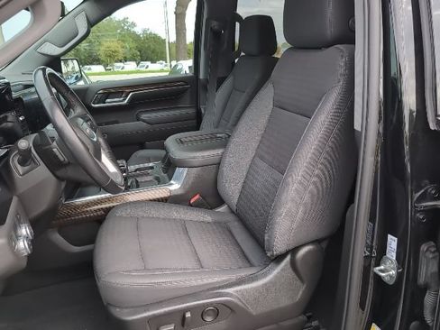 Used 2022 GMC Sierra 1500 Elevation w/ Preferred Package RWD image 9