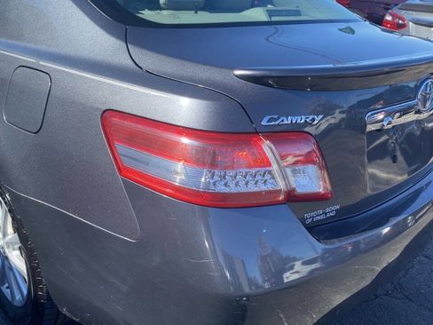 Used 2011 Toyota Camry XLE image 18