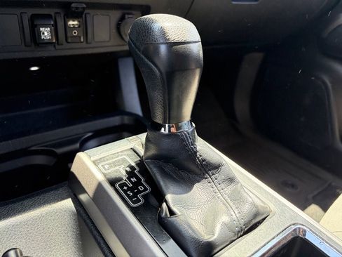 Used 2019 Toyota Tacoma SR5 RWD image 8