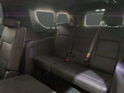 Used 2025 Chevrolet Suburban Z71 AWD/4WD image 21