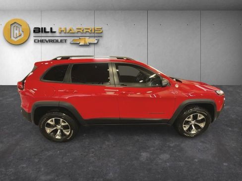 Used 2017 Jeep Cherokee Trailhawk AWD/4WD image 9