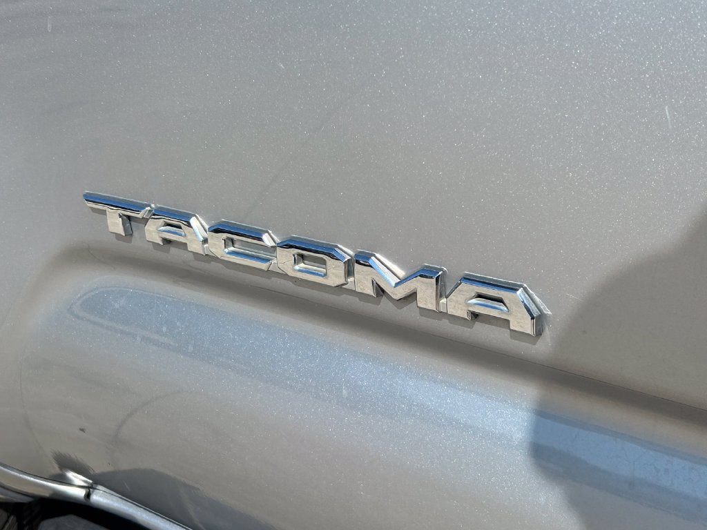 Used 2019 Toyota Tacoma SR5 RWD image 14