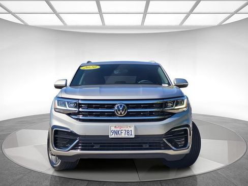 Used 2020 Volkswagen Atlas Cross Sport SE w/ Panoramic Sunroof Package FWD image 2