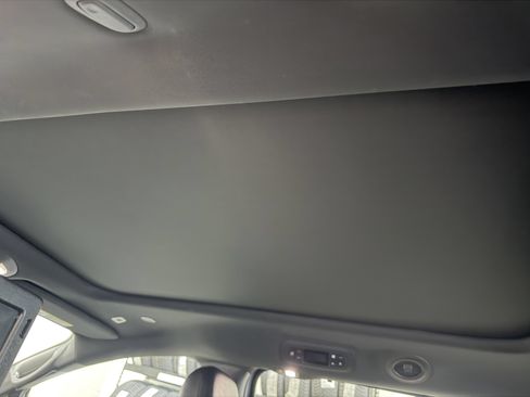 Used 2018 Chrysler Pacifica Limited w/ Advanced Safetytec Group FWD image 26