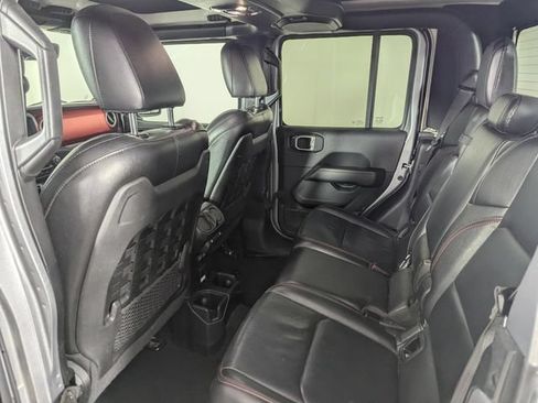 Used 2020 Jeep Gladiator Rubicon w/ Dual Top Group AWD/4WD image 17
