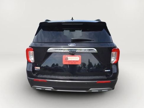 Used 2020 Ford Explorer XLT w/ Equipment Group 202A AWD/4WD image 5