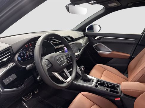 Certified 2025 Audi Q3 2.0T Premium w/ Convenience Package image 9
