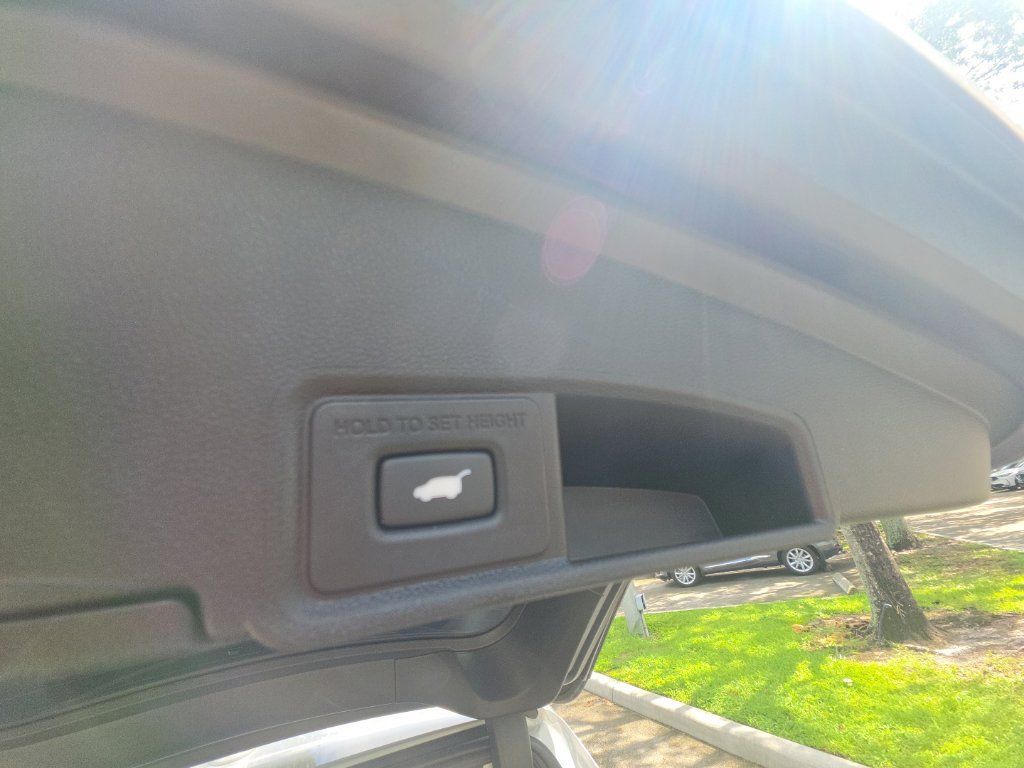 Used 2023 Acura RDX w/ Advance Package FWD image 32