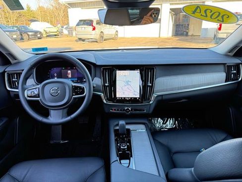 Certified 2024 Volvo V90 B6 Cross Country Plus image 25