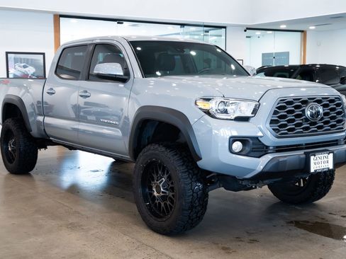 Used 2021 Toyota Tacoma TRD Off-Road image 2