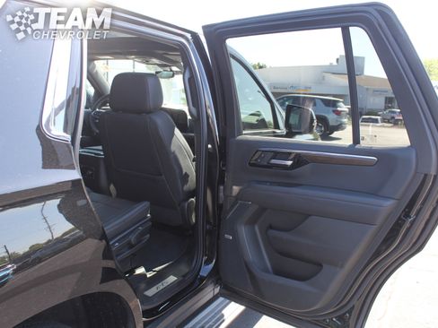Used 2025 Chevrolet Tahoe High Country AWD/4WD image 26