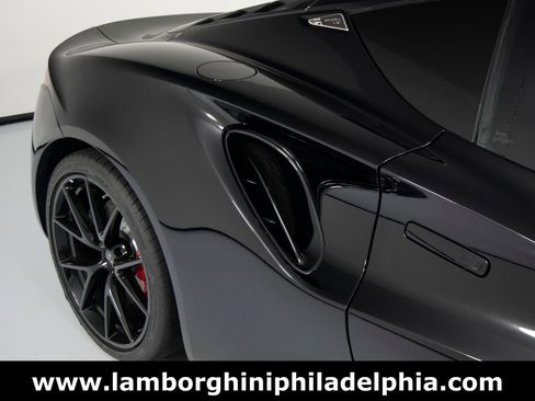 Used 2025 Lotus Emira RWD image 40
