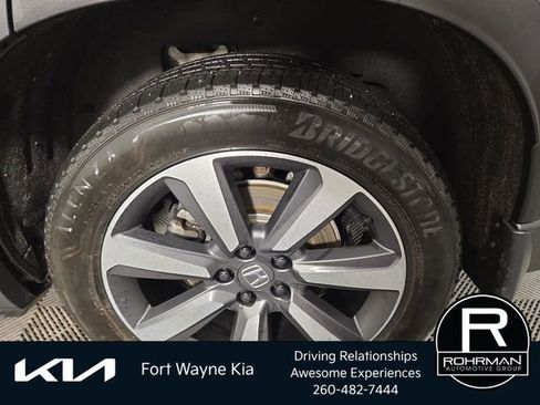 Used 2025 Honda Pilot Touring image 11