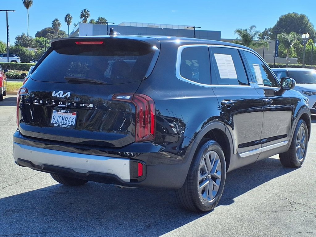 Certified 2024 Kia Telluride LX FWD image 5