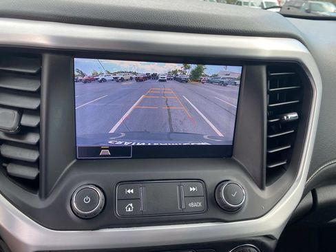 Used 2022 GMC Acadia SLT w/ Elevation Edition FWD image 16