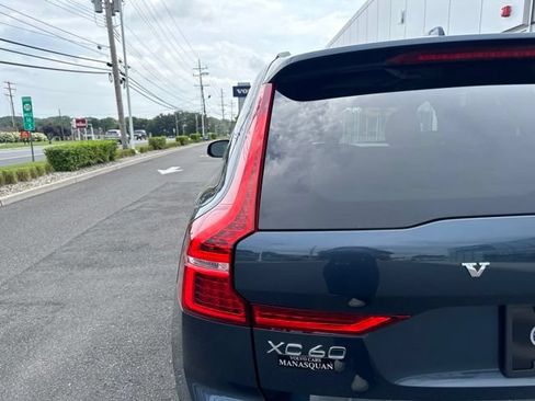 Certified 2023 Volvo XC60 B5 Core w/ Climate Package AWD/4WD image 10