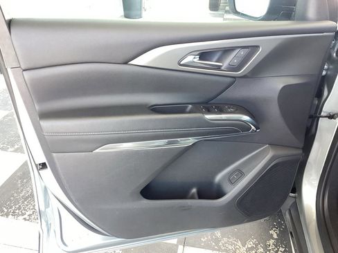 Used 2024 Chevrolet Traverse LT FWD image 23