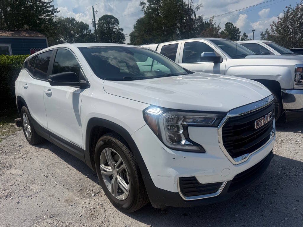 Used 2023 GMC Terrain SLE FWD image 3