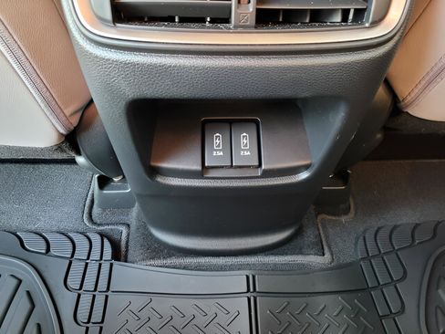 Used 2017 Honda CR-V Touring image 10