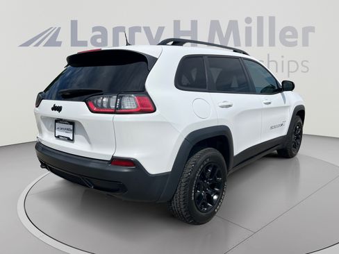 Used 2022 Jeep Cherokee Latitude AWD/4WD image 5