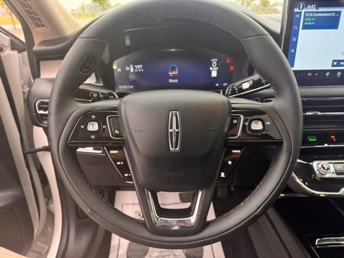Used 2025 Lincoln Corsair AWD w/ Equipment Group 101A image 11