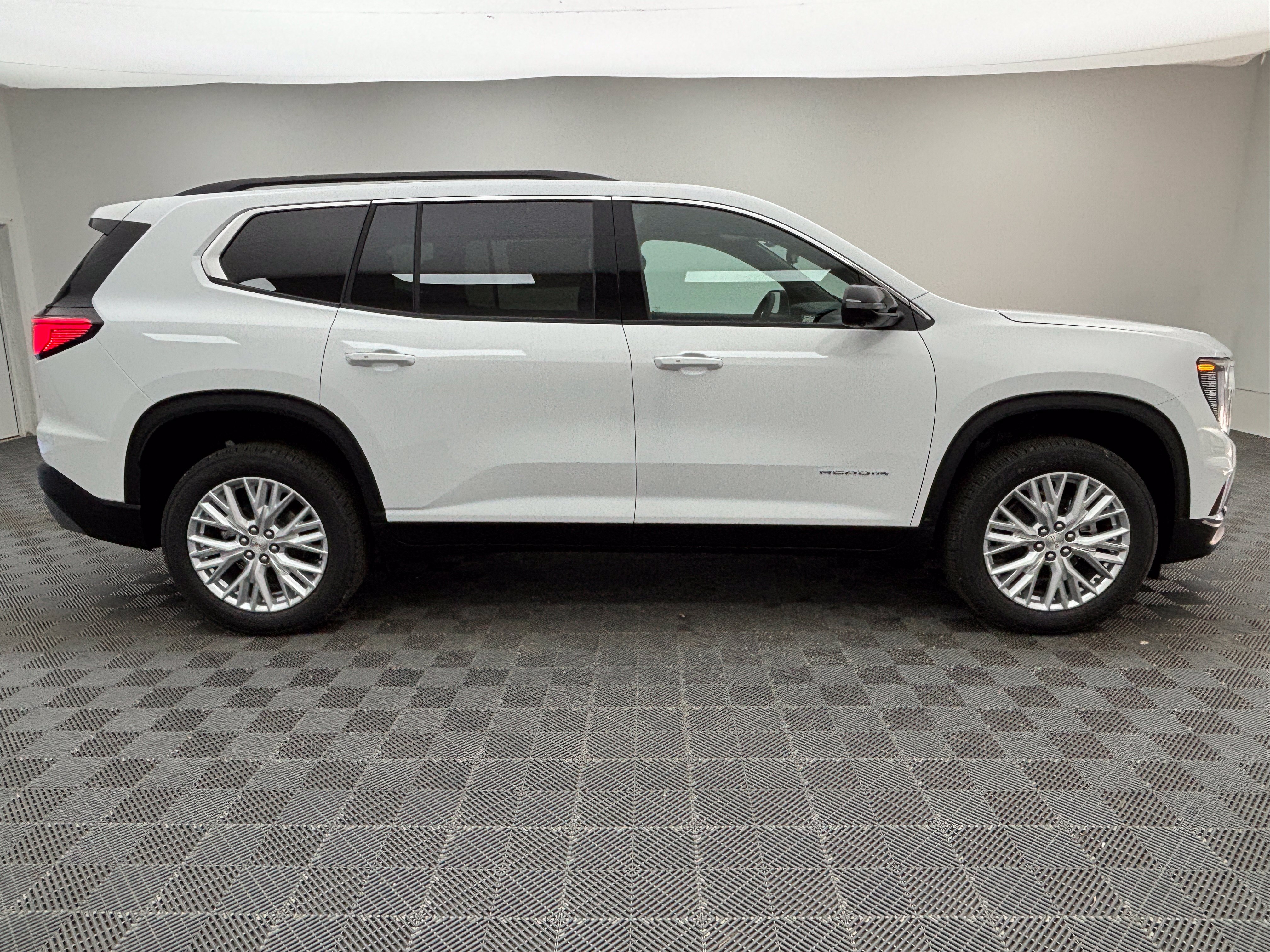 New 2027 GMC Acadia Elevation w/ Elevation Premium Package AWD/4WD image 9