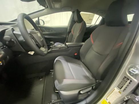 New 2026 Toyota Prius Plug-In Hybrid FWD image 9