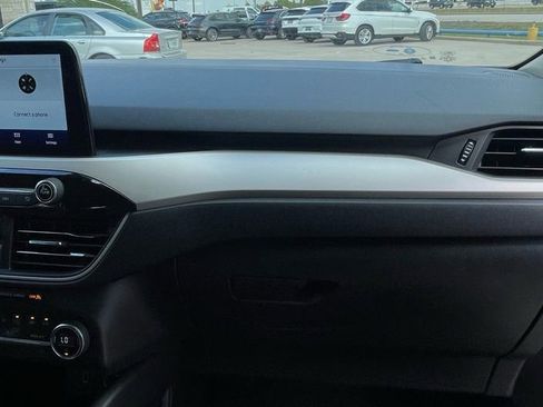 Used 2020 Ford Escape SE image 31