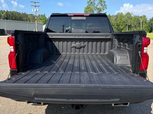 Used 2025 Chevrolet Silverado 1500 LT Trail Boss w/ LT Trail Boss Premium Package AWD/4WD image 21